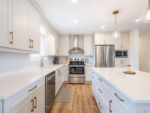 116 Sullivan Ave, Thorold, ON - Indoor Photo Showing Kitchen With Upgraded Kitchen