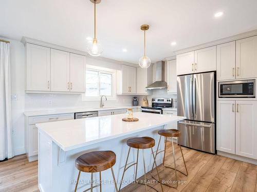 116 Sullivan Ave, Thorold, ON - Indoor Photo Showing Kitchen With Double Sink With Upgraded Kitchen