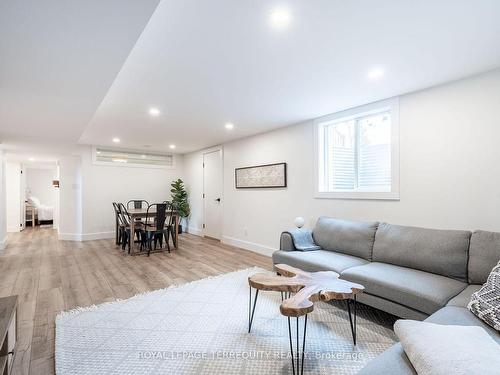 116 Sullivan Ave, Thorold, ON - Indoor Photo Showing Living Room