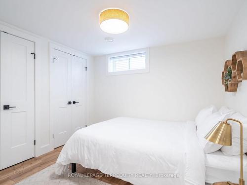 116 Sullivan Ave, Thorold, ON - Indoor Photo Showing Bedroom