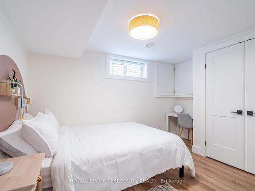 116 Sullivan Ave, Thorold, ON - Indoor Photo Showing Bedroom