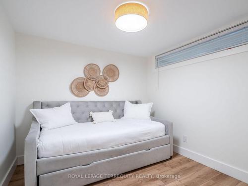 116 Sullivan Ave, Thorold, ON - Indoor Photo Showing Bedroom