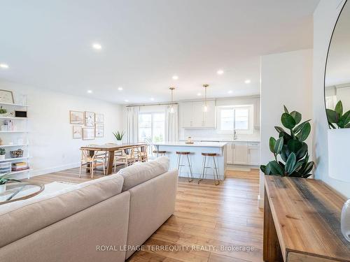 116 Sullivan Ave, Thorold, ON - Indoor Photo Showing Living Room