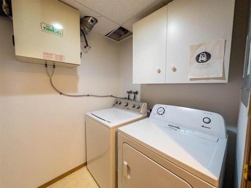 1300 - 203 Huron Street, Keewatin, ON - Indoor Photo Showing Laundry Room