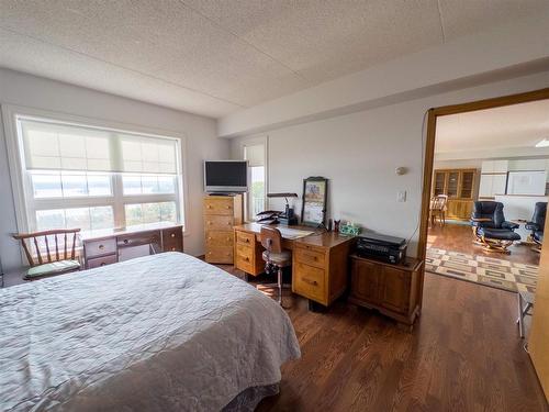 1300 - 203 Huron Street, Keewatin, ON - Indoor Photo Showing Bedroom