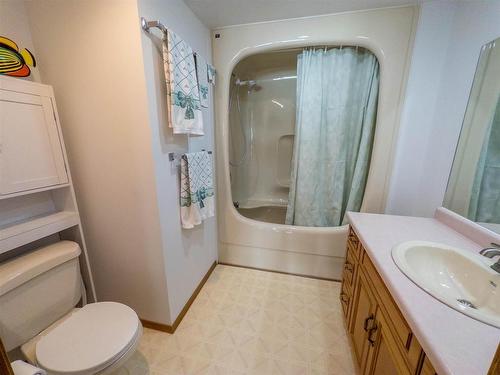 1300 - 203 Huron Street, Keewatin, ON - Indoor Photo Showing Bathroom