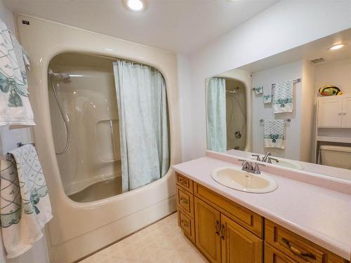 1300 - 203 Huron Street, Keewatin, ON - Indoor Photo Showing Bathroom