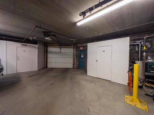 1300 - 203 Huron Street, Keewatin, ON - Indoor Photo Showing Garage