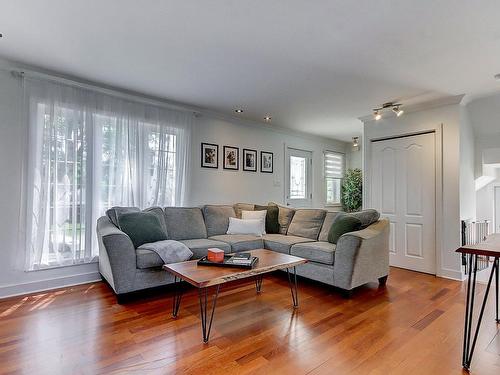 Living room - 41 Rue Des Féviers, Saint-Mathias-Sur-Richelieu, QC - Indoor Photo Showing Living Room