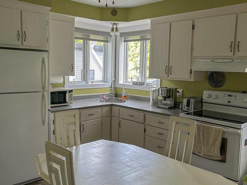 Dwelling - 32  - 32B Rue Des Oblats, Trois-Rivières, QC - Indoor Photo Showing Kitchen