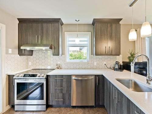 Kitchen - 610 Rue Ste-Julie, Sherbrooke (Brompton/Rock Forest/Saint-Élie/Deauville), QC - Indoor Photo Showing Kitchen With Upgraded Kitchen