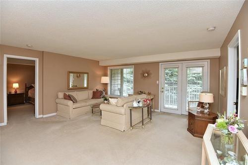 216 Plains Road W|Unit #C205, Burlington, ON - Indoor Photo Showing Living Room