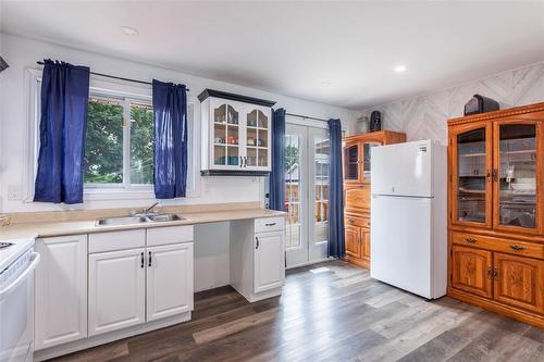25 Berko Avenue, Hamilton, ON - Indoor Photo Showing Kitchen With Double Sink