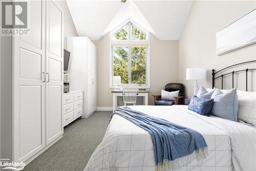 5021 Grandview Bayside Drive, Huntsville, ON - Indoor Photo Showing Bedroom