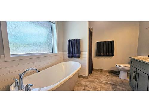 184 Shadow Mountain Boulevard, Cranbrook, BC - Indoor Photo Showing Bathroom