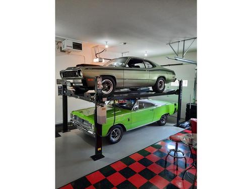 184 Shadow Mountain Boulevard, Cranbrook, BC - Indoor Photo Showing Garage