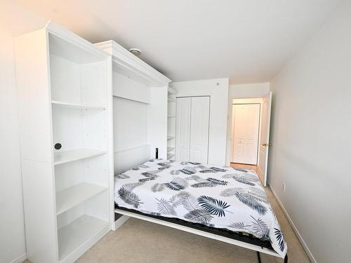 Chambre Ã Â coucher - 410-7928 Ch. Kingsley, Côte-Saint-Luc, QC - Indoor Photo Showing Bedroom