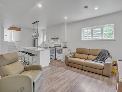 Vue d'ensemble - 362 Ch. Robitaille, L'Ange-Gardien, QC - Indoor Photo Showing Living Room