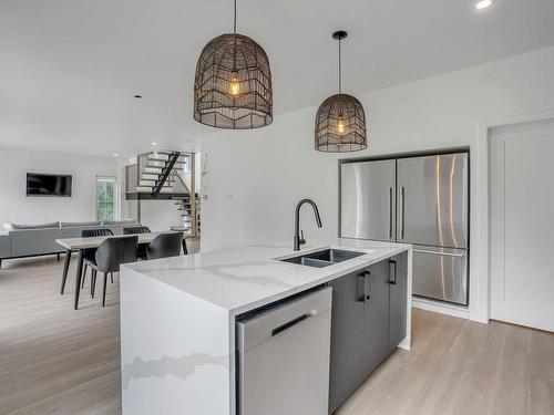 Cuisine - 362 Ch. Robitaille, L'Ange-Gardien, QC - Indoor Photo Showing Kitchen With Double Sink With Upgraded Kitchen