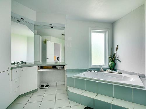 Salle de bains - 13926 Rue Ouellette, Mirabel, QC - Indoor Photo Showing Bathroom