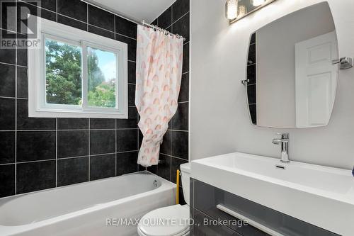 32 Kidd Avenue, Quinte West, ON - Indoor Photo Showing Bathroom