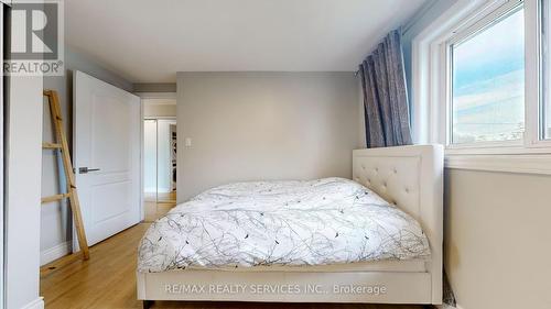 8 Grenadier Road, Brampton, ON - Indoor Photo Showing Bedroom