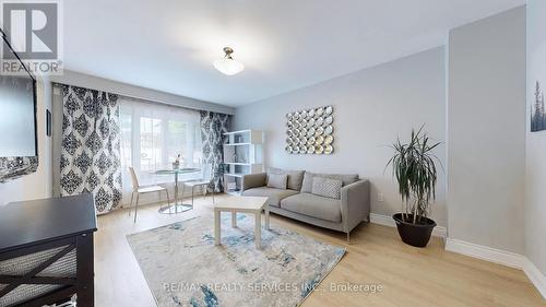 8 Grenadier Road, Brampton, ON - Indoor Photo Showing Living Room