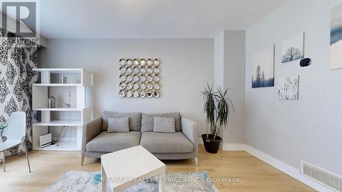8 Grenadier Road, Brampton, ON - Indoor Photo Showing Living Room