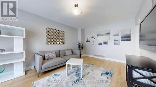 8 Grenadier Road, Brampton, ON - Indoor Photo Showing Living Room