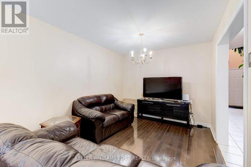 120 Peachwood Crescent E, Hamilton, ON - Indoor Photo Showing Living Room