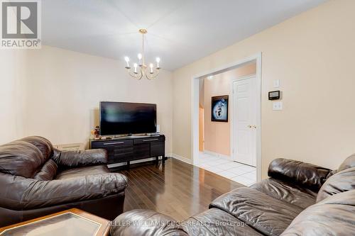 120 Peachwood Crescent E, Hamilton (Stoney Creek), ON - Indoor Photo Showing Living Room