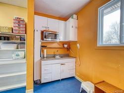 Kitchenette - 