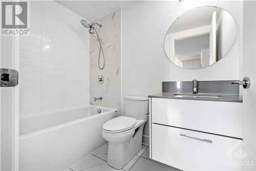 255 Bay Street Unit#1414, Ottawa, ON - Indoor Photo Showing Bathroom