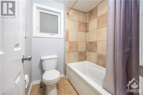 1843 Thistleleaf Crescent, Ottawa, ON - Indoor Photo Showing Bathroom