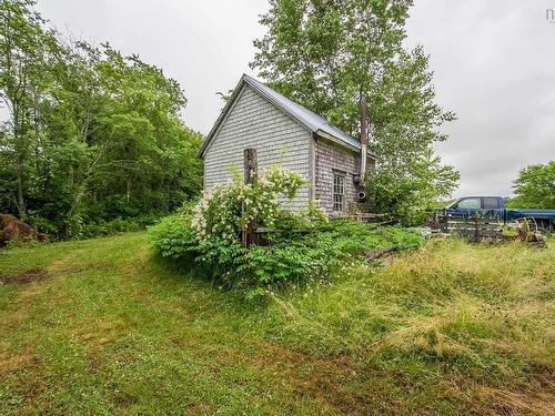 946 Falmouth Back Road, Upper Falmouth, NS 