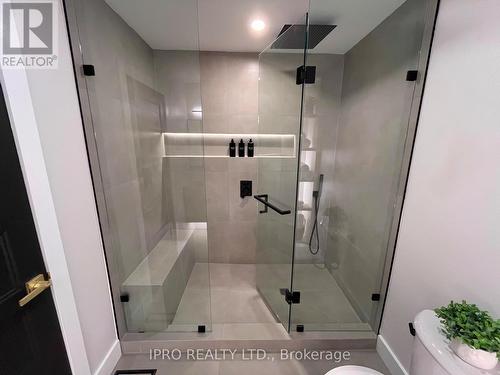 106 Fanshawe Drive, Brampton, ON - Indoor Photo Showing Bathroom