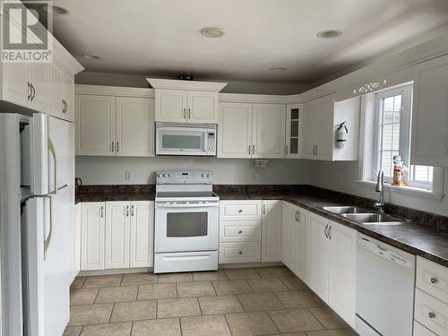 21 Herring Cove Road, Town Of Fogo Island, NL - Indoor Photo Showing Kitchen With Double Sink