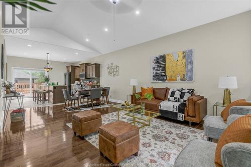 630 International Avenue, Lasalle, ON - Indoor Photo Showing Living Room