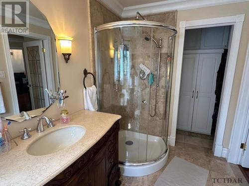 30 Pleasant Ave, Timmins, ON - Indoor Photo Showing Bathroom