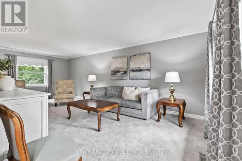 720 Barclay Place, London, ON - Indoor Photo Showing Living Room