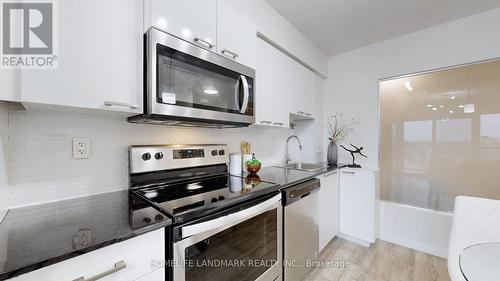 808 - 2150 Lawrence Avenue E, Toronto, ON - Indoor Photo Showing Kitchen With Upgraded Kitchen
