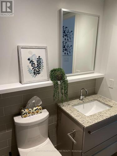 1121 - 120 Varna Drive, Toronto, ON - Indoor Photo Showing Bathroom