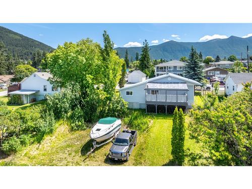 413 9Th Avenue S, Creston, BC - Outdoor With View