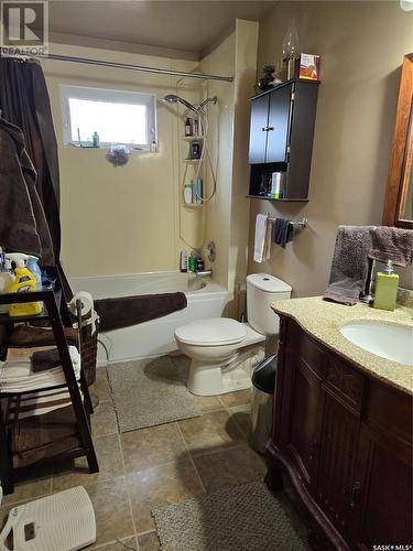 455 Mistusinne Crescent, Mistusinne, SK - Indoor Photo Showing Bathroom
