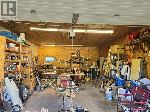 455 Mistusinne Crescent, Mistusinne, SK - Indoor Photo Showing Garage