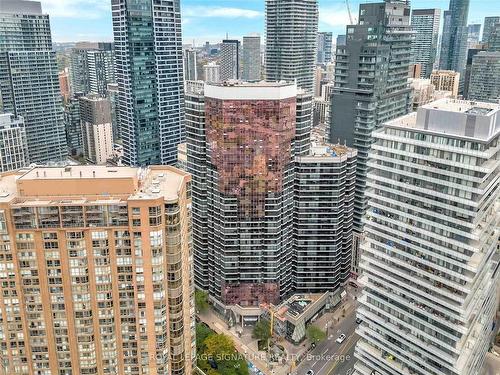 516-1001 Bay St, Toronto, ON - Outdoor With Facade