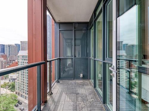 1606-32 Davenport Rd, Toronto, ON - Outdoor With Balcony With Exterior