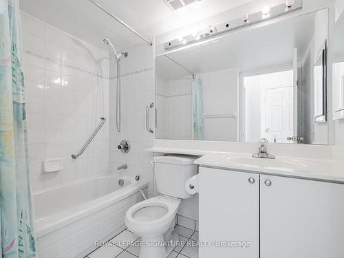 605-2 Covington Rd, Toronto, ON - Indoor Photo Showing Bathroom