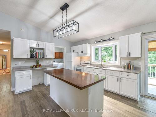 872 Line 11 Rd N, Oro-Medonte, ON - Indoor Photo Showing Kitchen