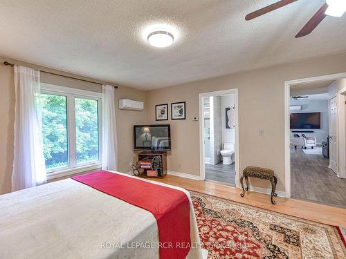 872 Line 11 Rd N, Oro-Medonte, ON - Indoor Photo Showing Bedroom